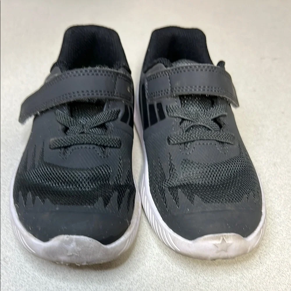 Nike Black and Green Sneakers with Velcro Strap